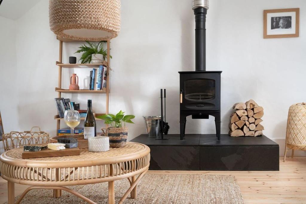 Porthcurno Barns, The Cart Lodge - Cosy Cottage, Walk To Porthcurno Beach, Pedn Vouder & Minack Theatre Penzance Eksteriør billede