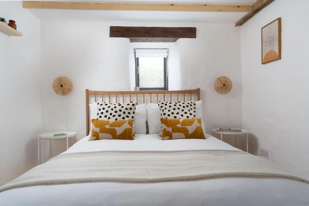 Porthcurno Barns, The Cart Lodge - Cosy Cottage, Walk To Porthcurno Beach, Pedn Vouder & Minack Theatre Penzance Eksteriør billede