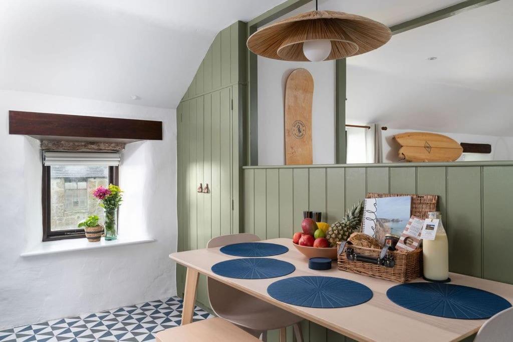 Porthcurno Barns, The Cart Lodge - Cosy Cottage, Walk To Porthcurno Beach, Pedn Vouder & Minack Theatre Penzance Eksteriør billede
